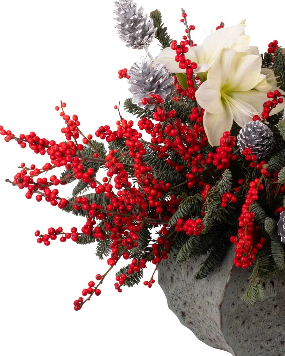 Pinecone DelightNEW PRODUCT2 VASE LEFT DETAILS Pinecone DelightNEW PRODUCT2 VASE LEFT DETAILS