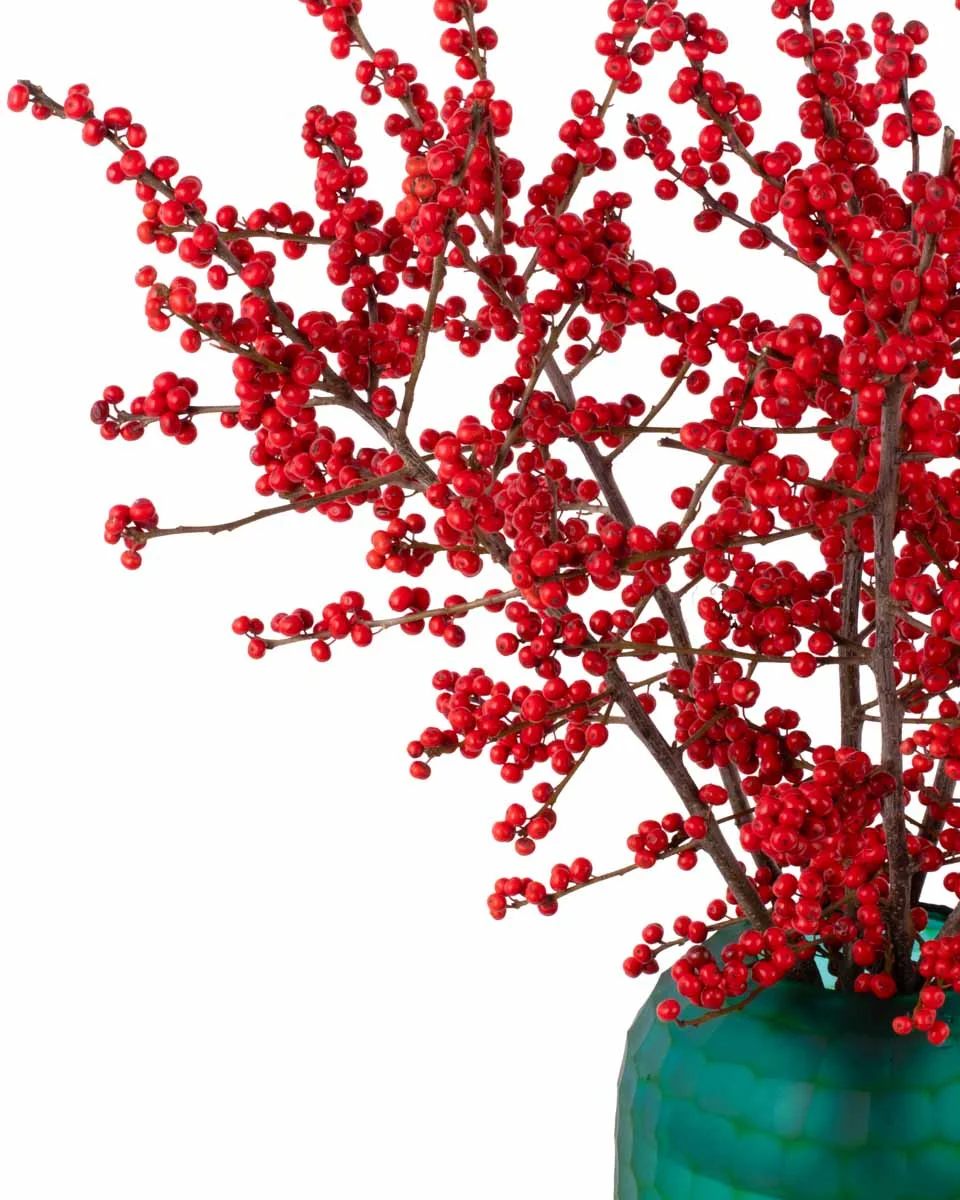 ilex BerryNEW PRODUCT4 VASE LEFT DETAILS ilex BerryNEW PRODUCT4 VASE LEFT DETAILS