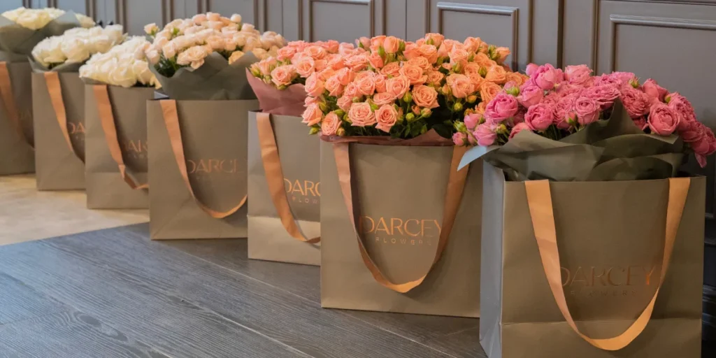What You Need to Know When Sending Corporate Flowers as Gifts