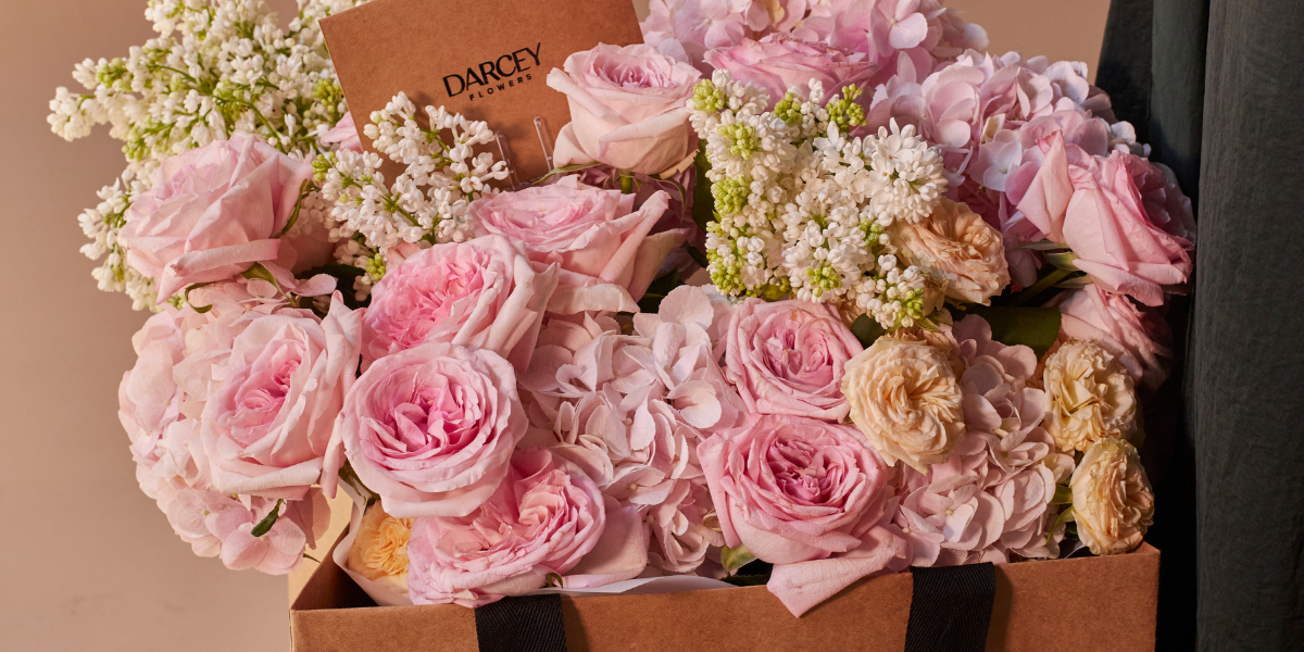 Surprise Your Partner For Your Anniversary With Same day Delivery Service in Dubai 